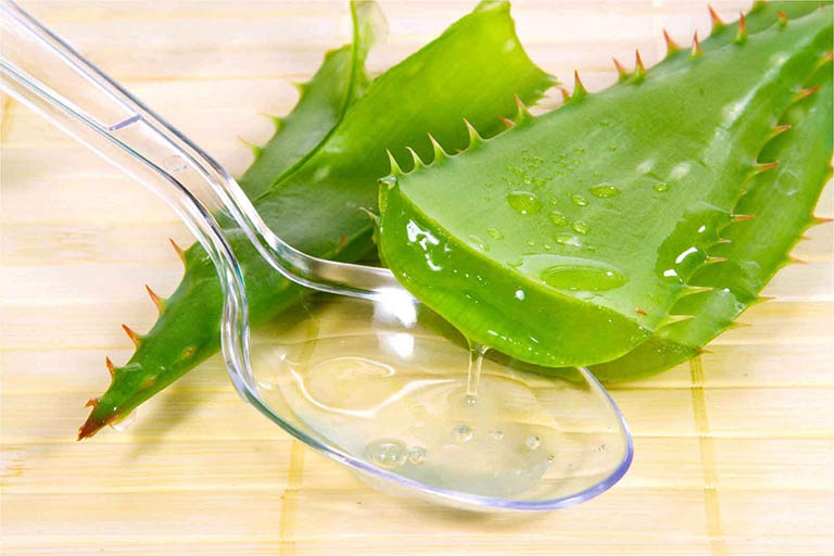 Sử dụng nha đam nguyên chất khắc phục nám da